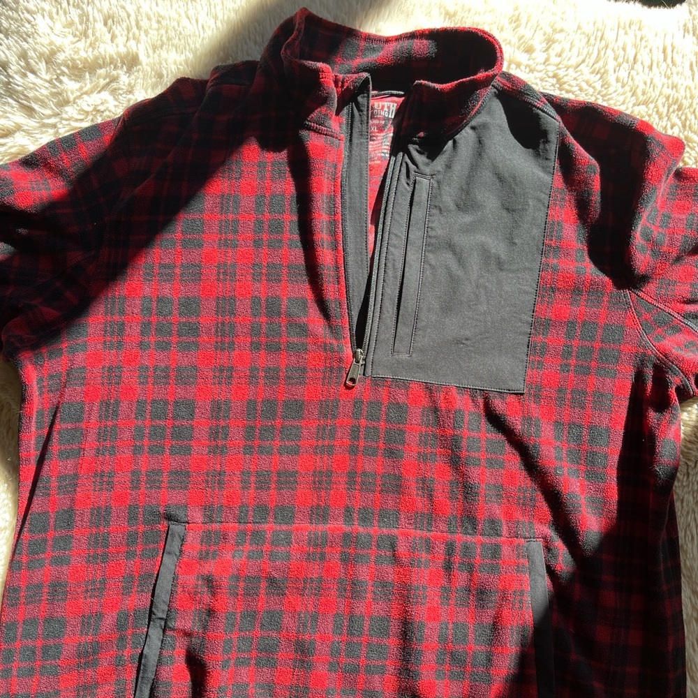 Duluth fleece plaid 1/4 sip pullover / trapper.  Size XL